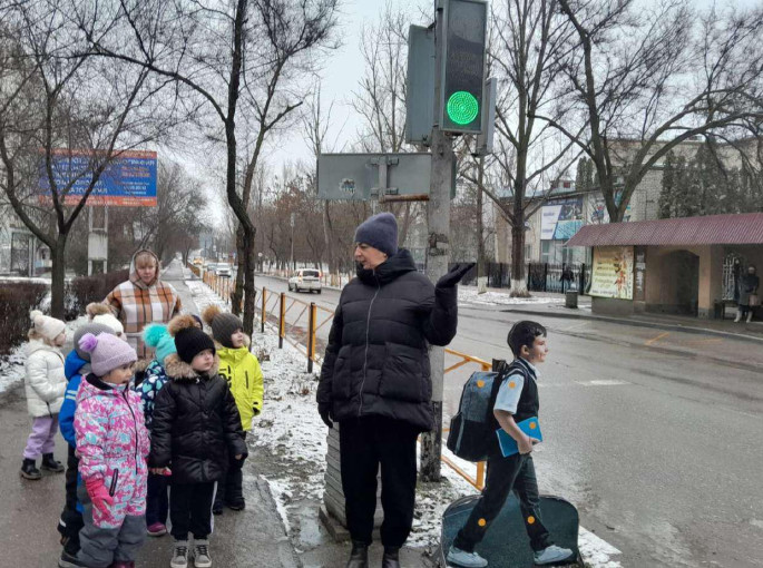 Юные исследователи дорожной азбуки: экскурсия в мир светофоров Юные исследователи дорожной азбуки: экскурсия в мир светофоров.